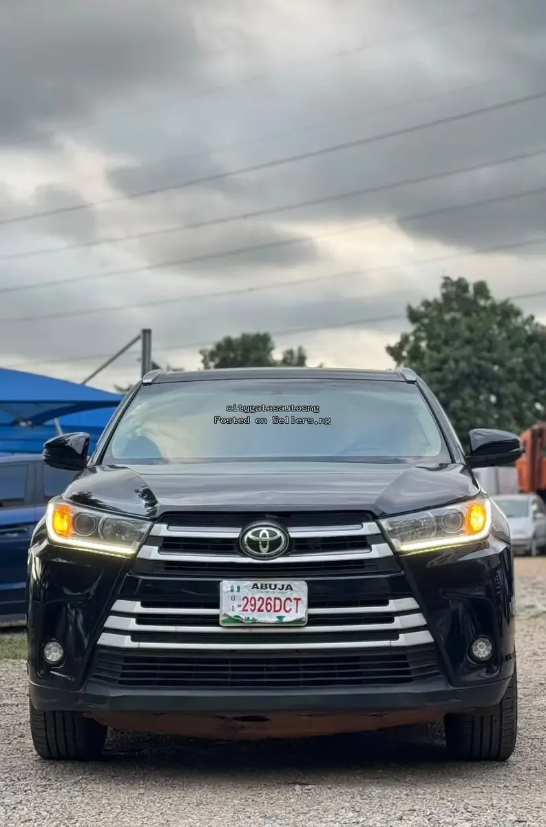 2014 Toyota Highlander Limited - ₦22,300,000 in Abuja | SellersDotNG